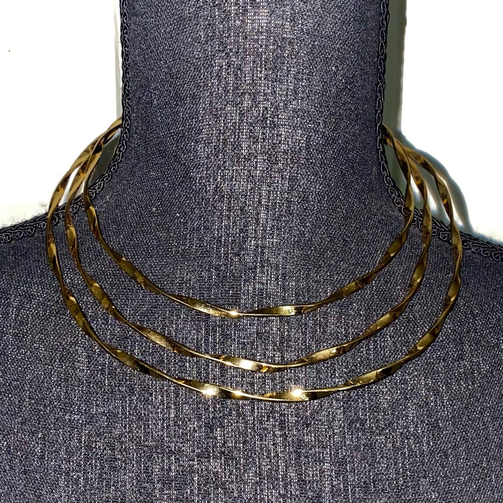Gold tone cuff collar necklace